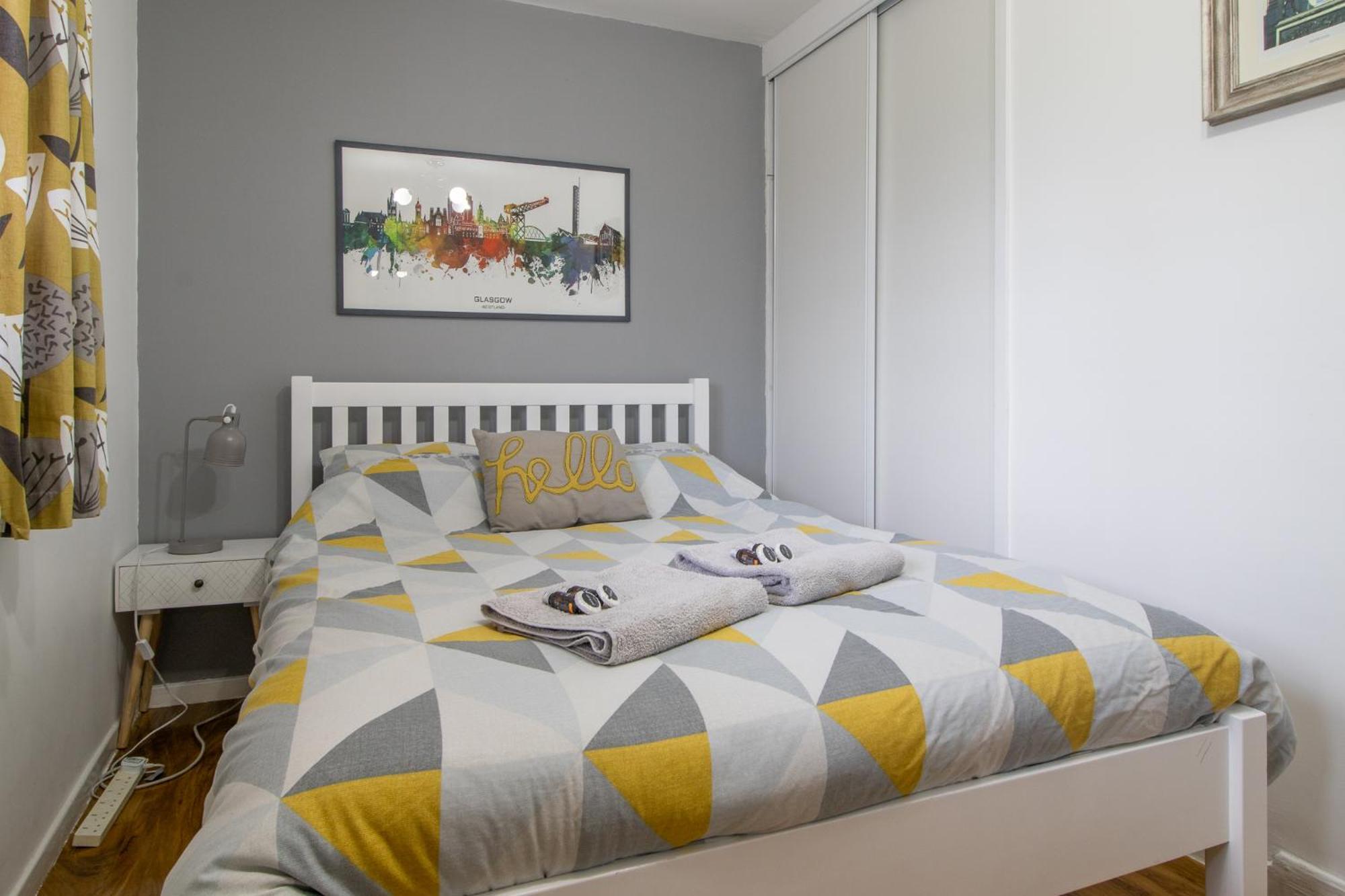 1 Bed Apartment Central Hamilton Free Wifi With Great Transport Links To Glasgow Buitenkant foto